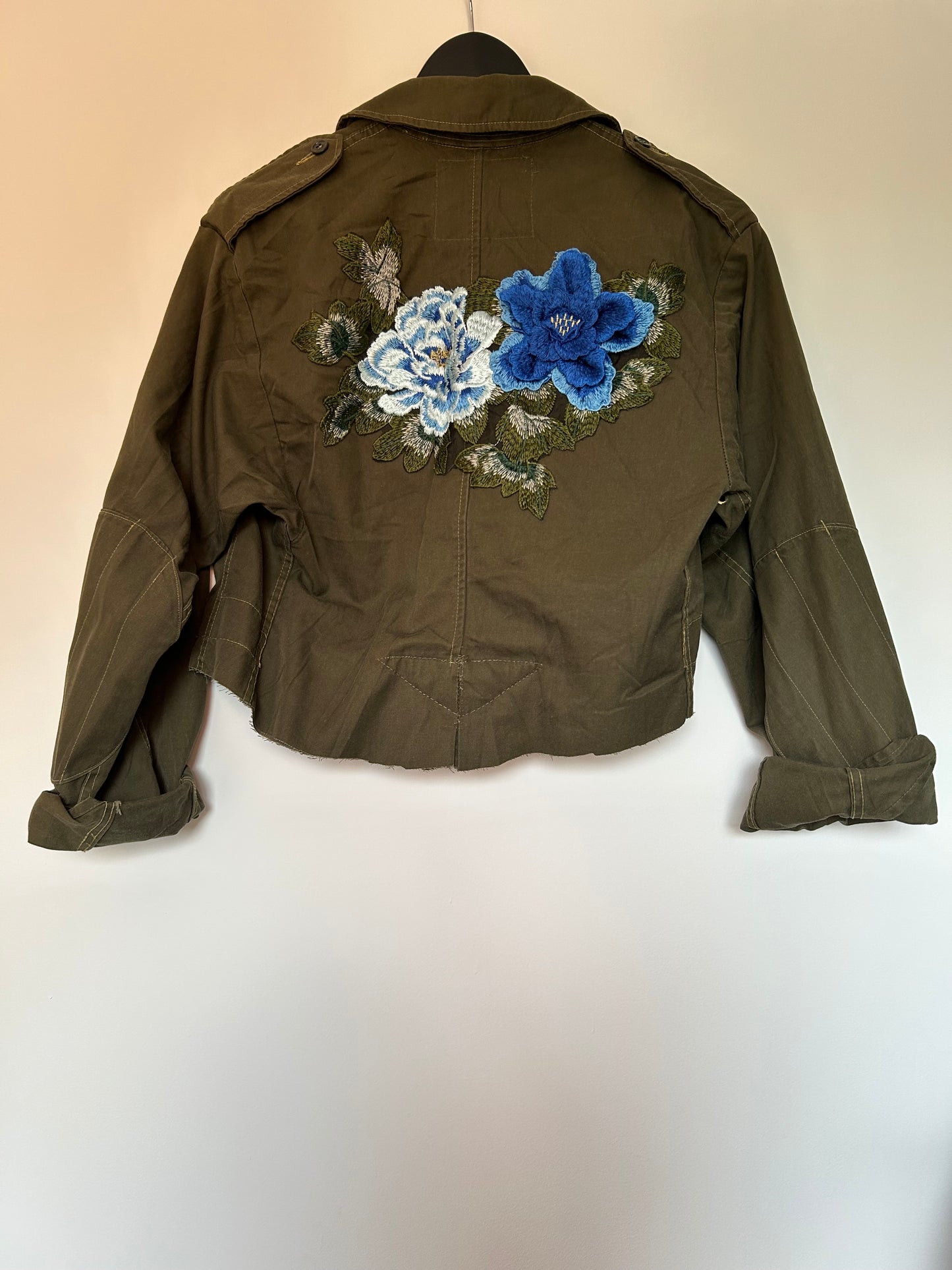 BLUE FLOWERS KHAKI UTILITY JACKET M/L