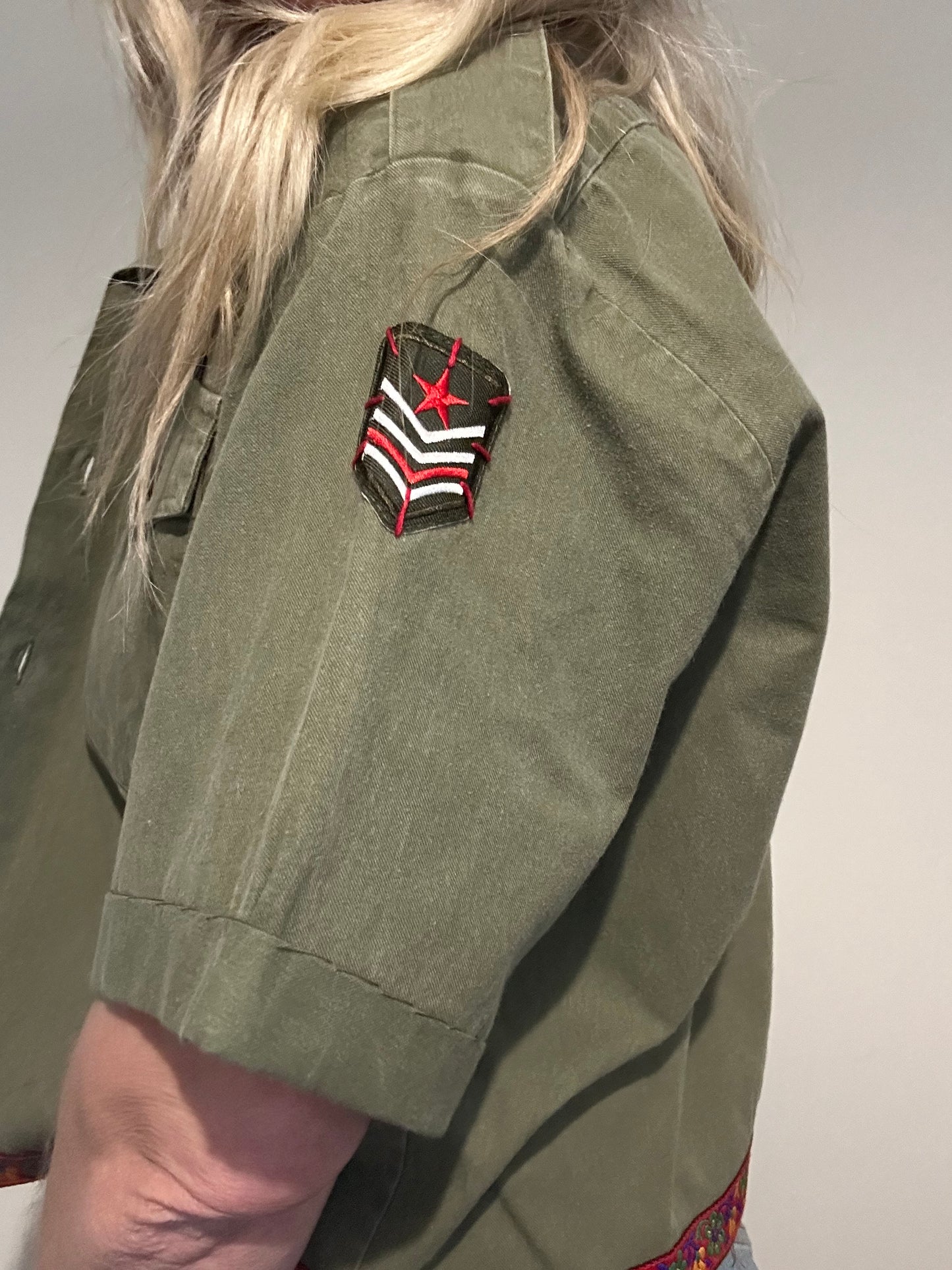 Chain of Flowers Star Army Shirt M