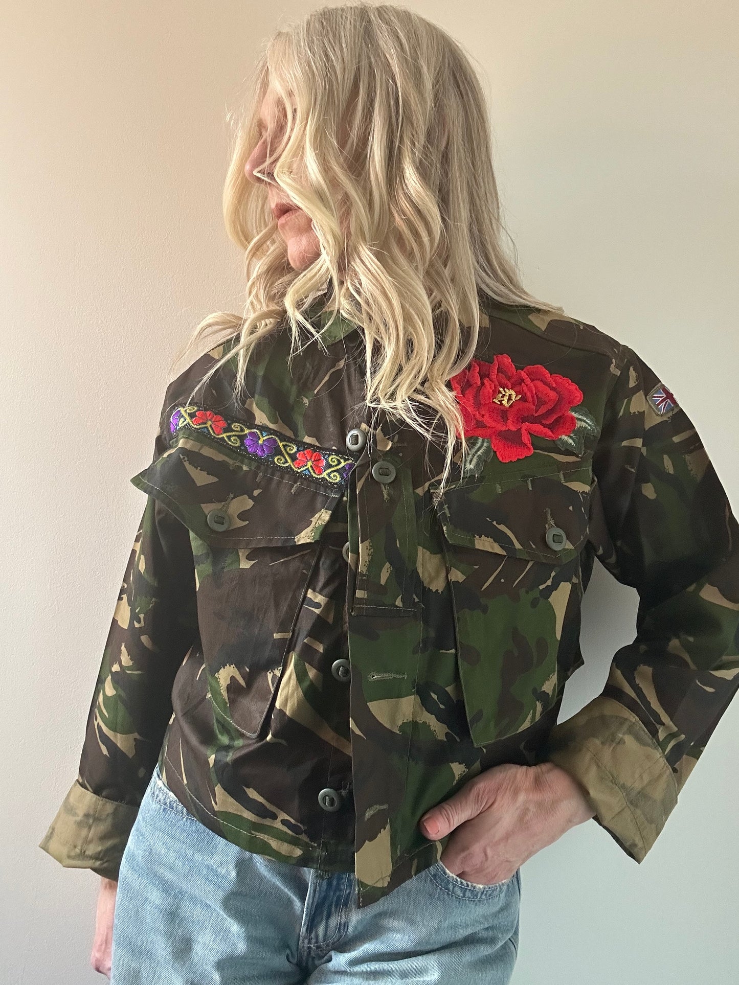 RED FLOWERS & BUTTERFLY KHAKI CAMO JACKET M/L