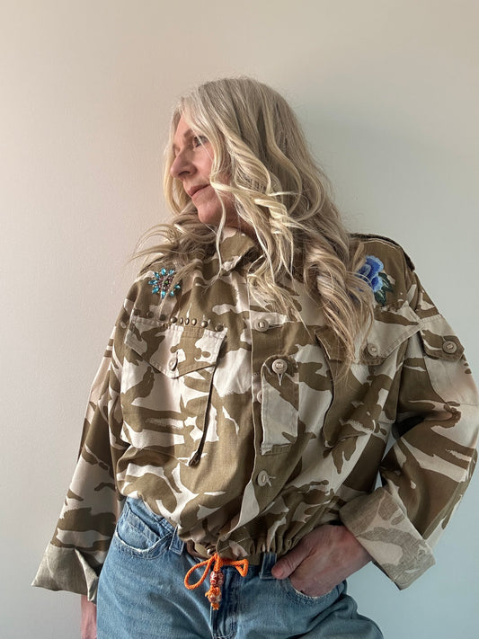 BLUE FLOWERS & BUTTERFLY SAND CAMO JACKET M/L
