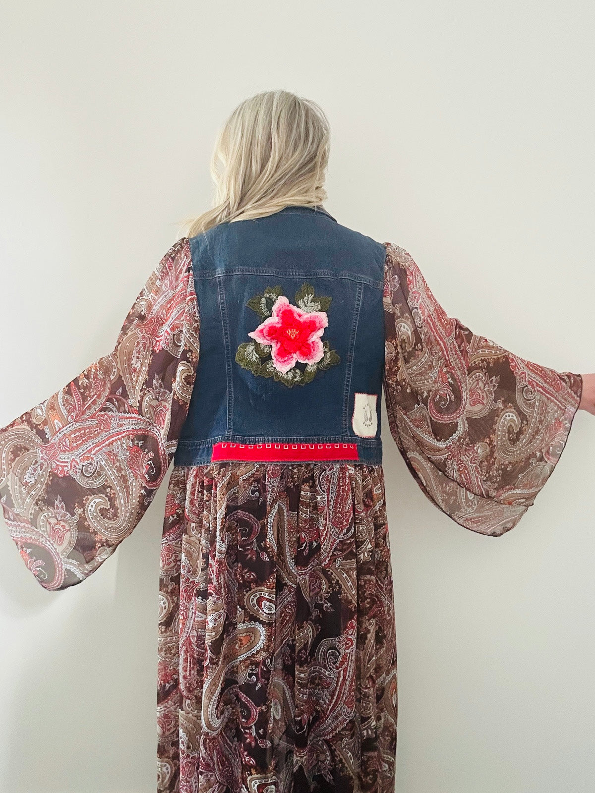 RED FLOWER REWORKED DENIM JACKET L