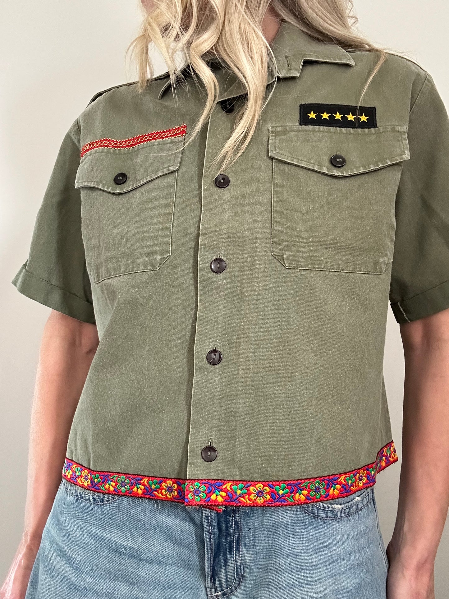 Chain of Flowers Star Army Shirt M