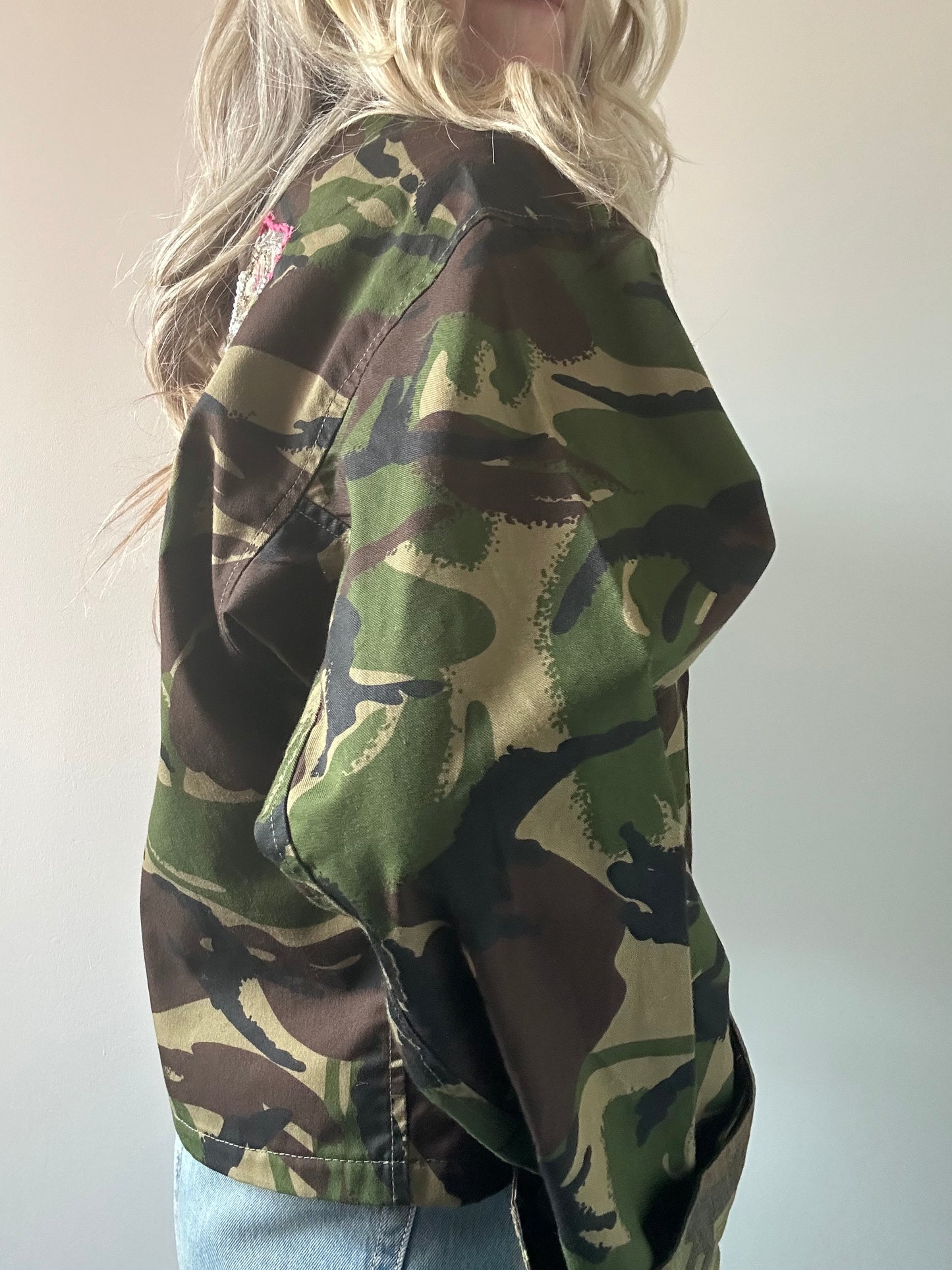 RED FLOWERS & BUTTERFLY KHAKI CAMO JACKET M/L