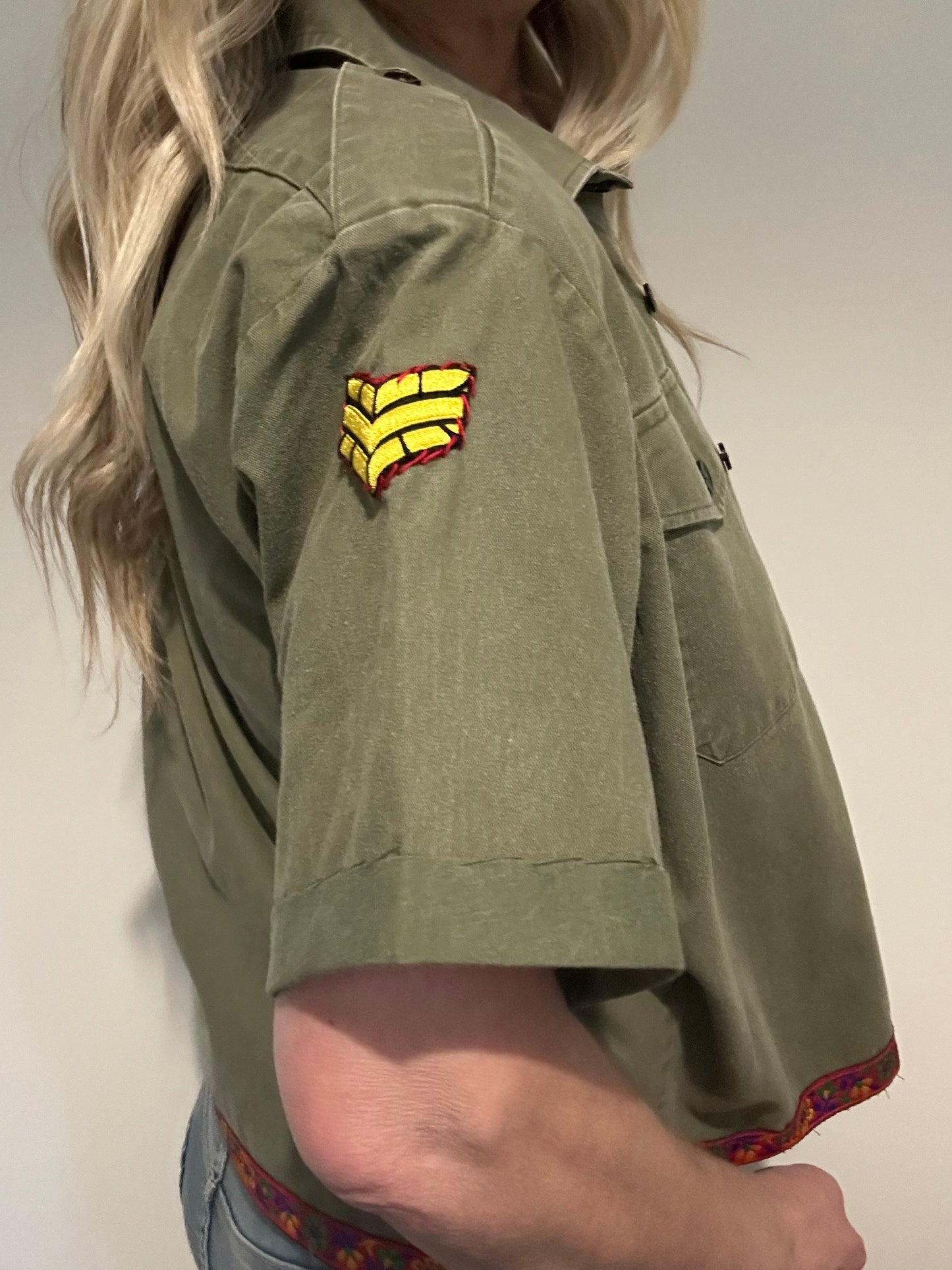 Chain of Flowers Star Army Shirt M