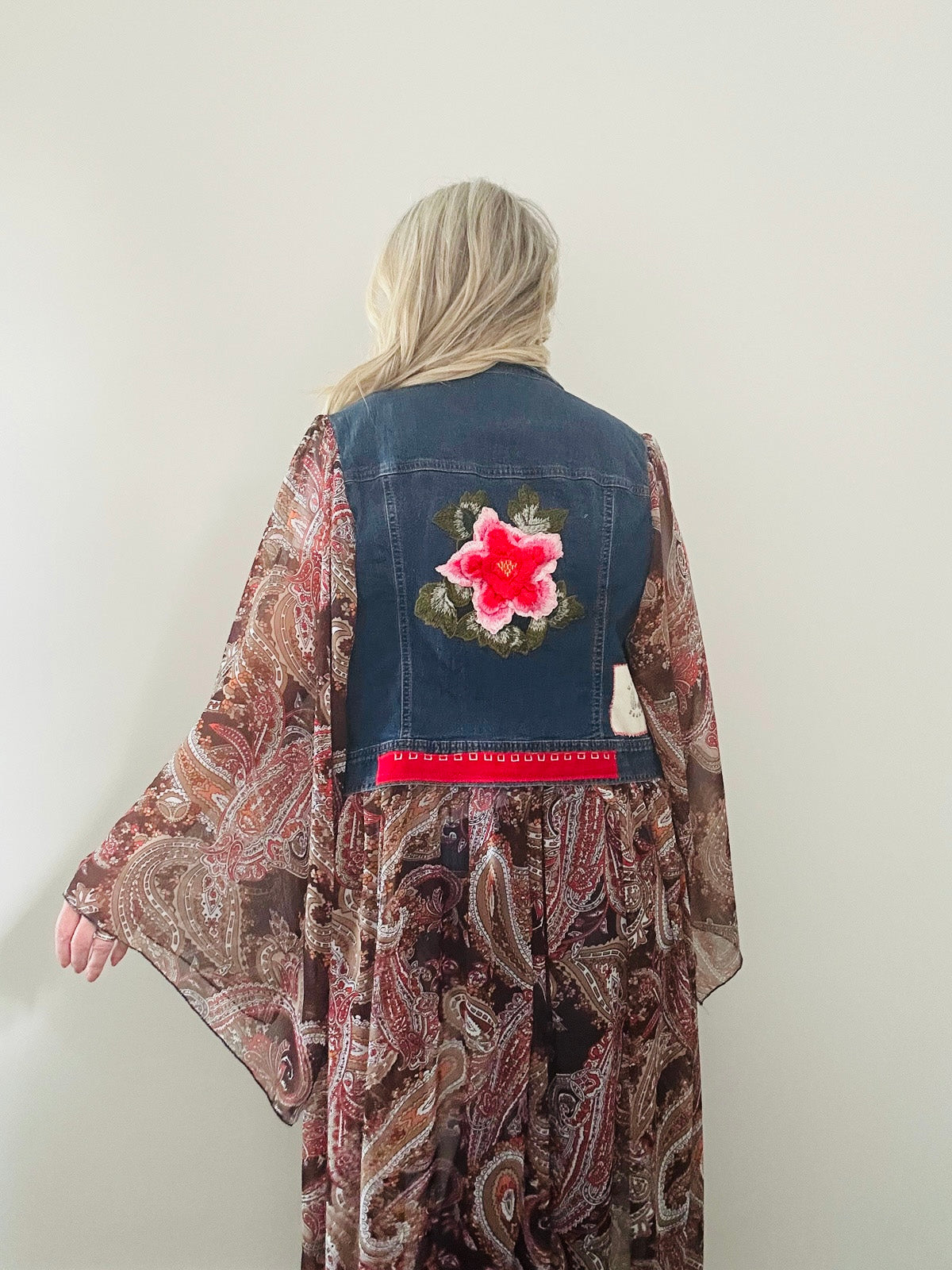 RED FLOWER REWORKED DENIM JACKET L