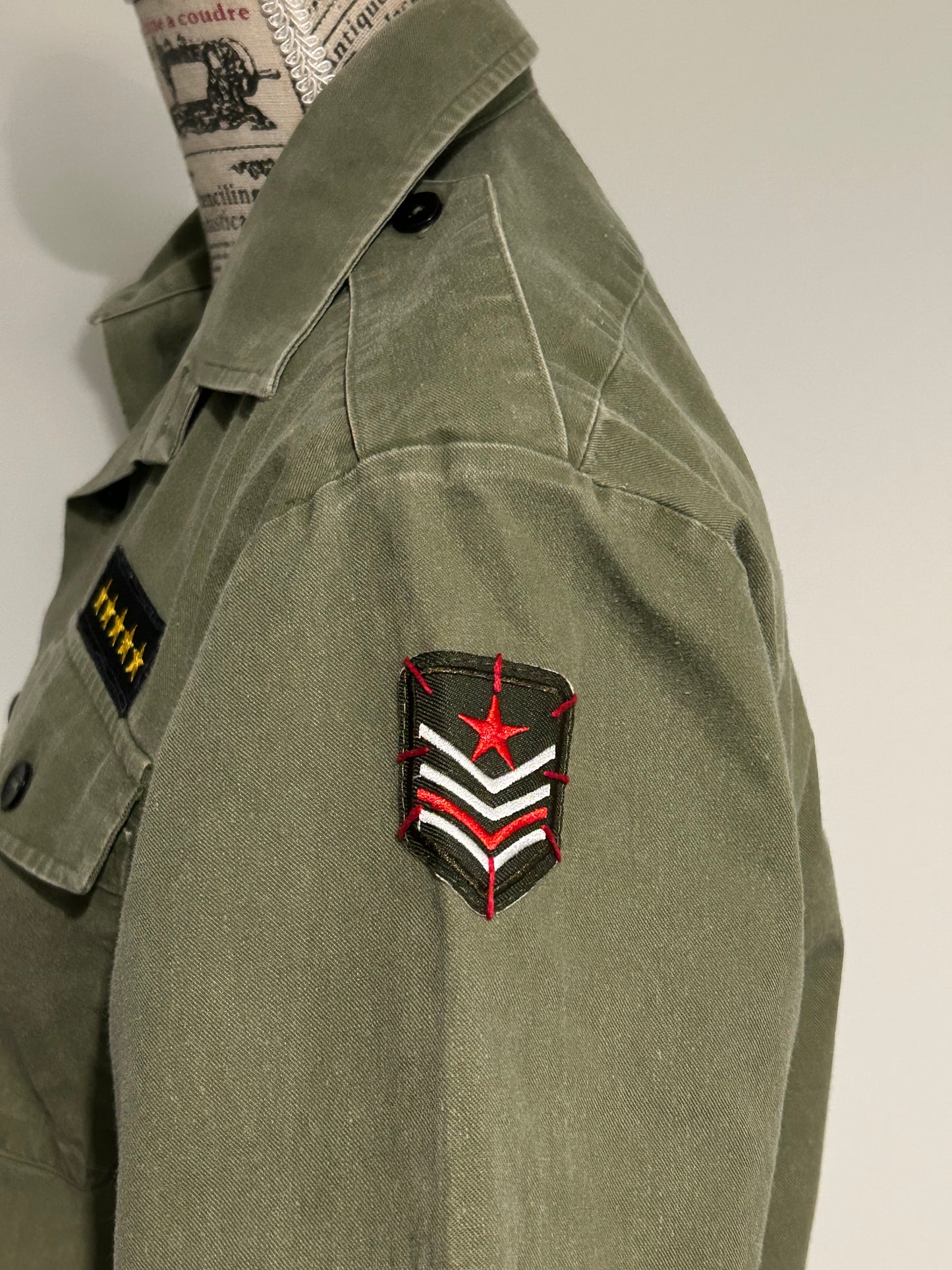 Chain of Flowers Star Army Shirt M