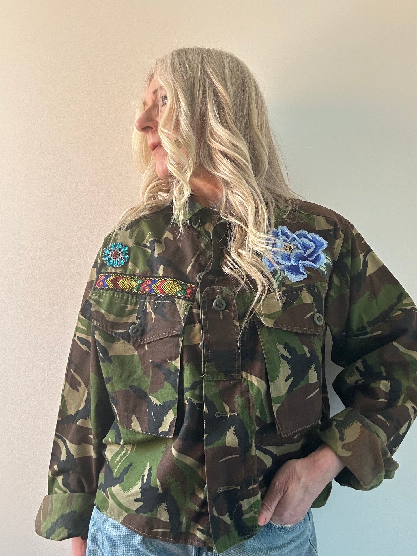 BLUE FLOWERS GREEN CAMO JACKET M/L