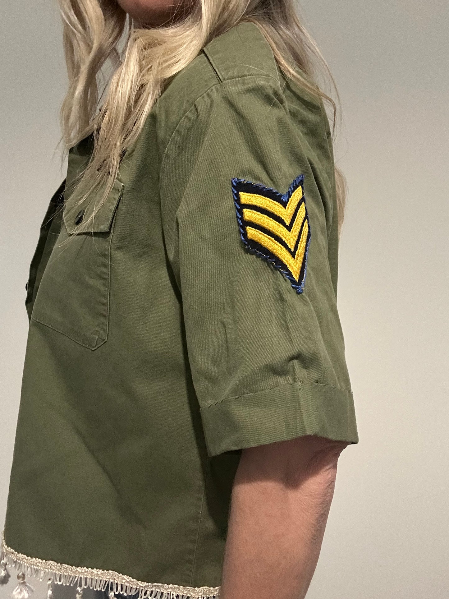 Gold Stripe Star Army Shirt M