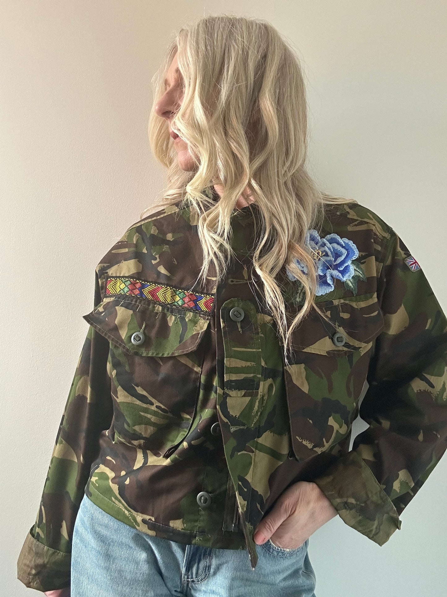 BLUE FLOWERS & BUTTERFLY KHAKI CAMO JACKET M/L