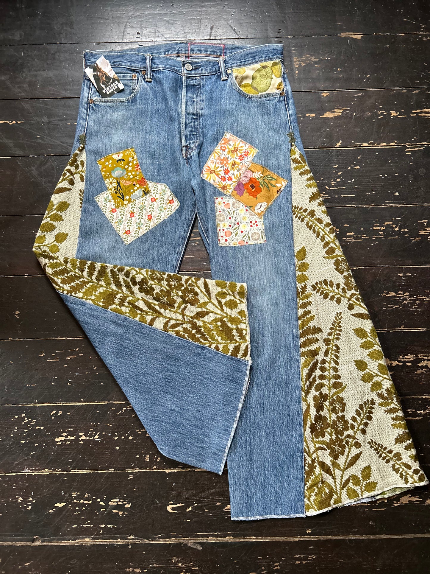 GREEN LEAVES VINTAGE REWORKED LEVI'S 501's JEANS