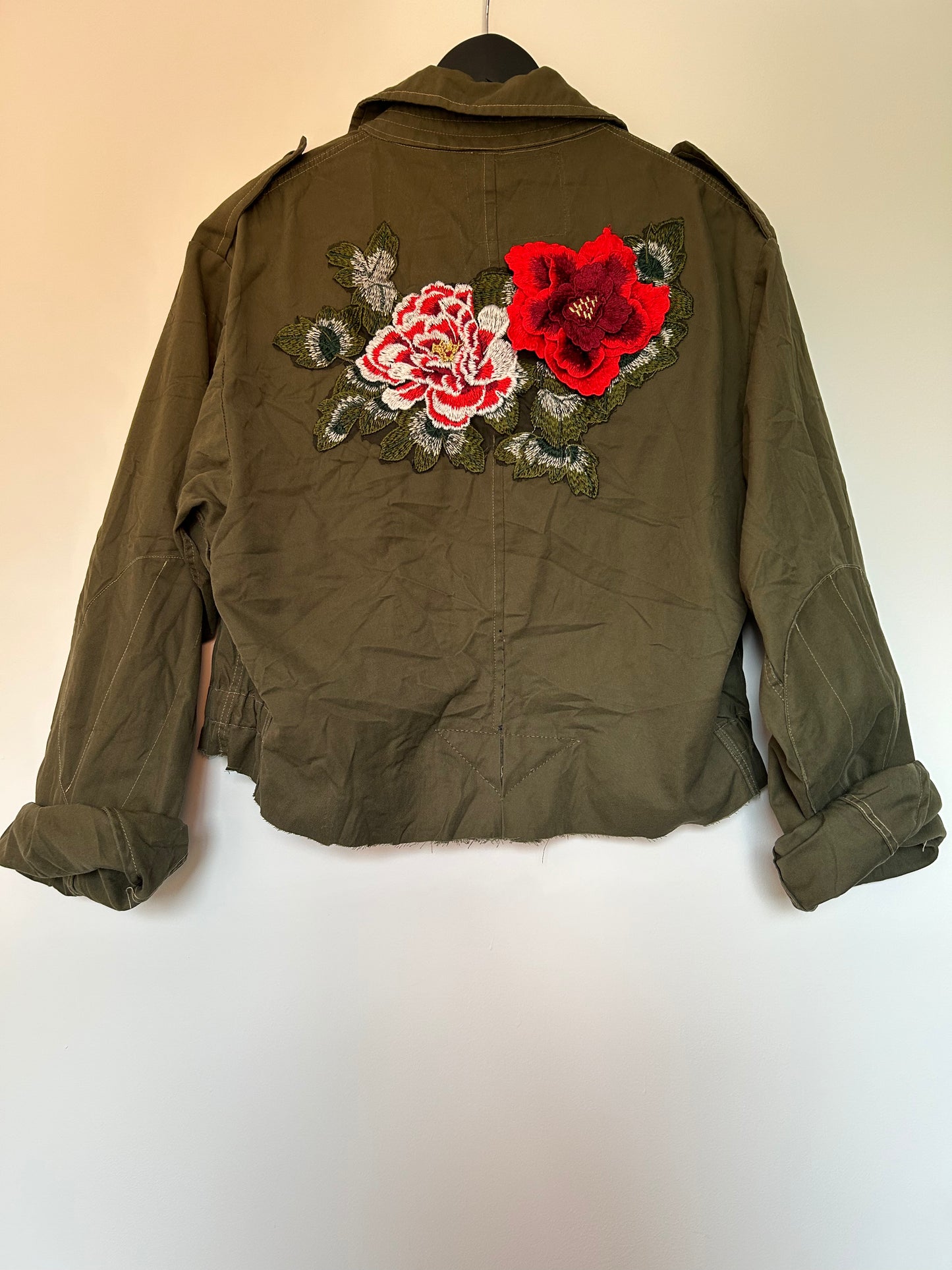 RED FLOWERS KHAKI UTILITY JACKET M/L
