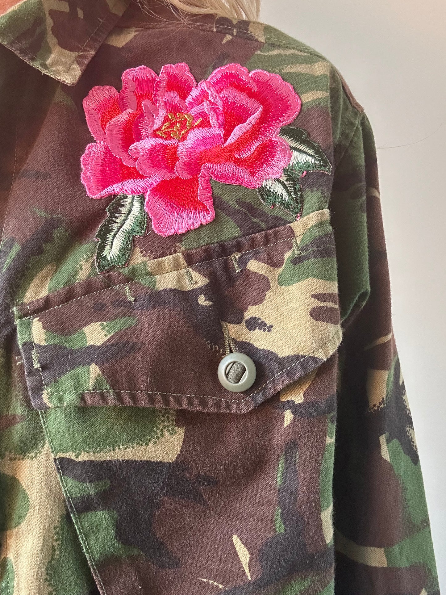 PINK FLOWERS GREEN CAMO JACKET M/L