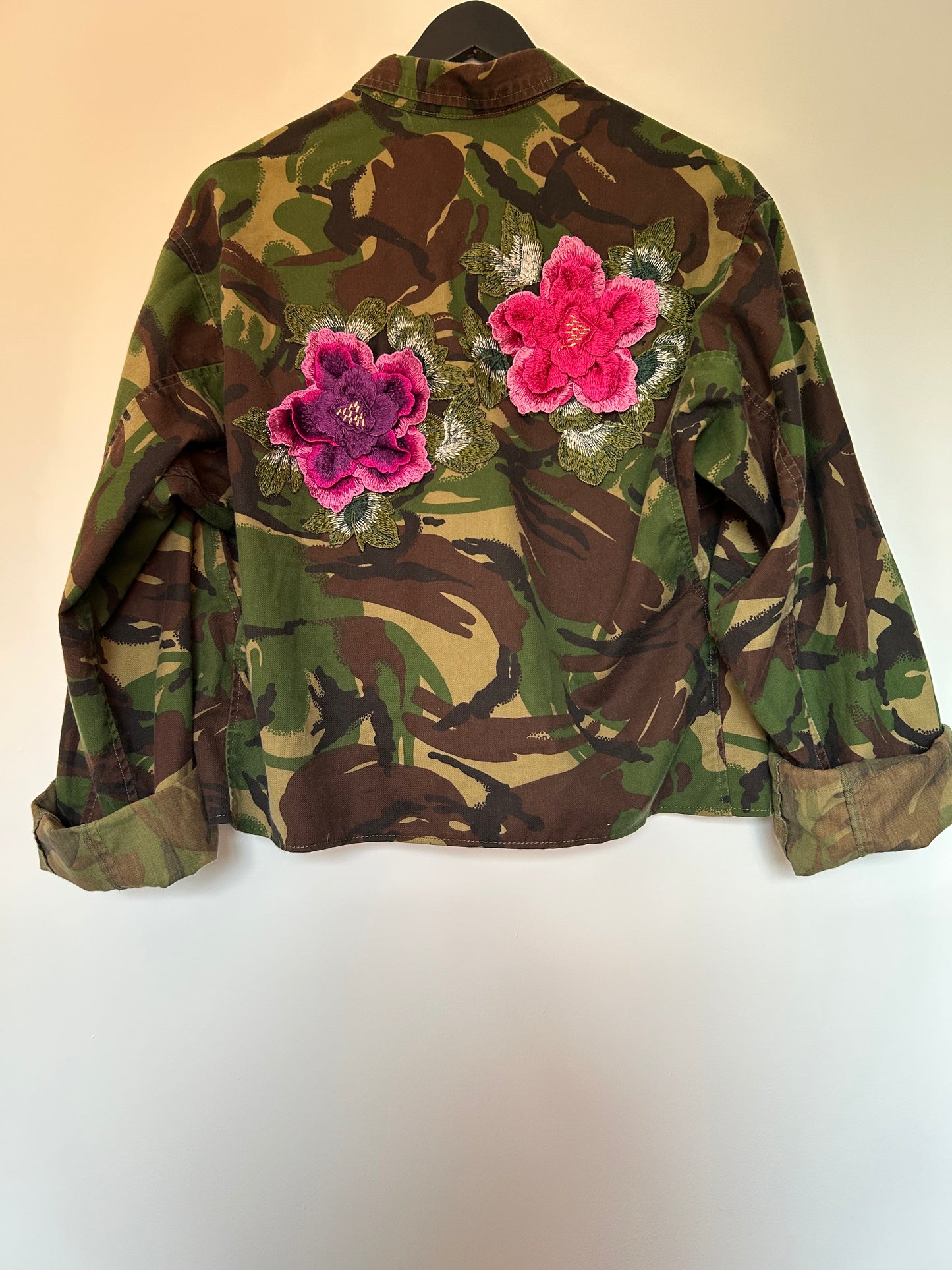 PINK FLOWERS GREEN CAMO JACKET M/L