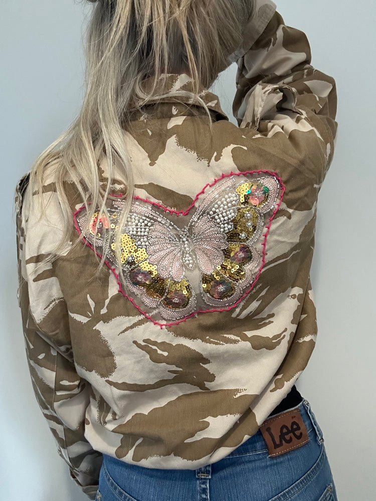 PINK FLOWERS & BUTTERFLY SAND CAMO JACKET M/L