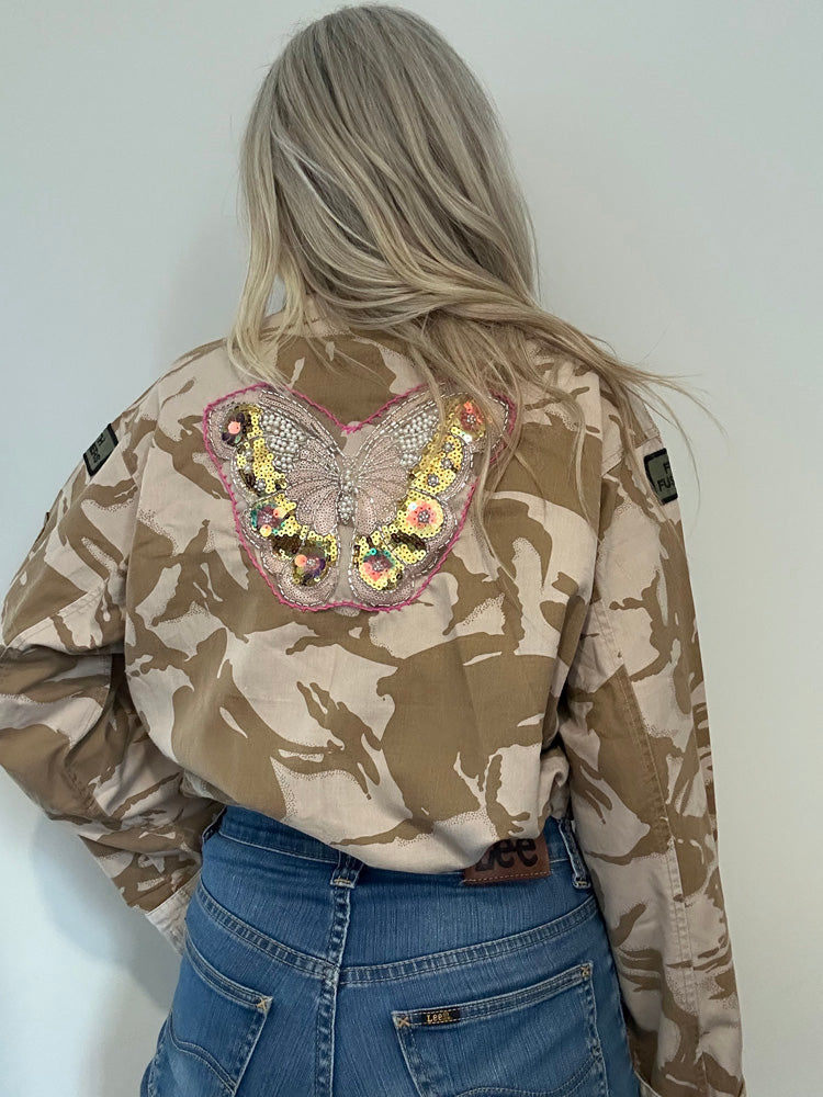RED FLOWERS & BUTTERFLY SAND CAMO JACKET M/L